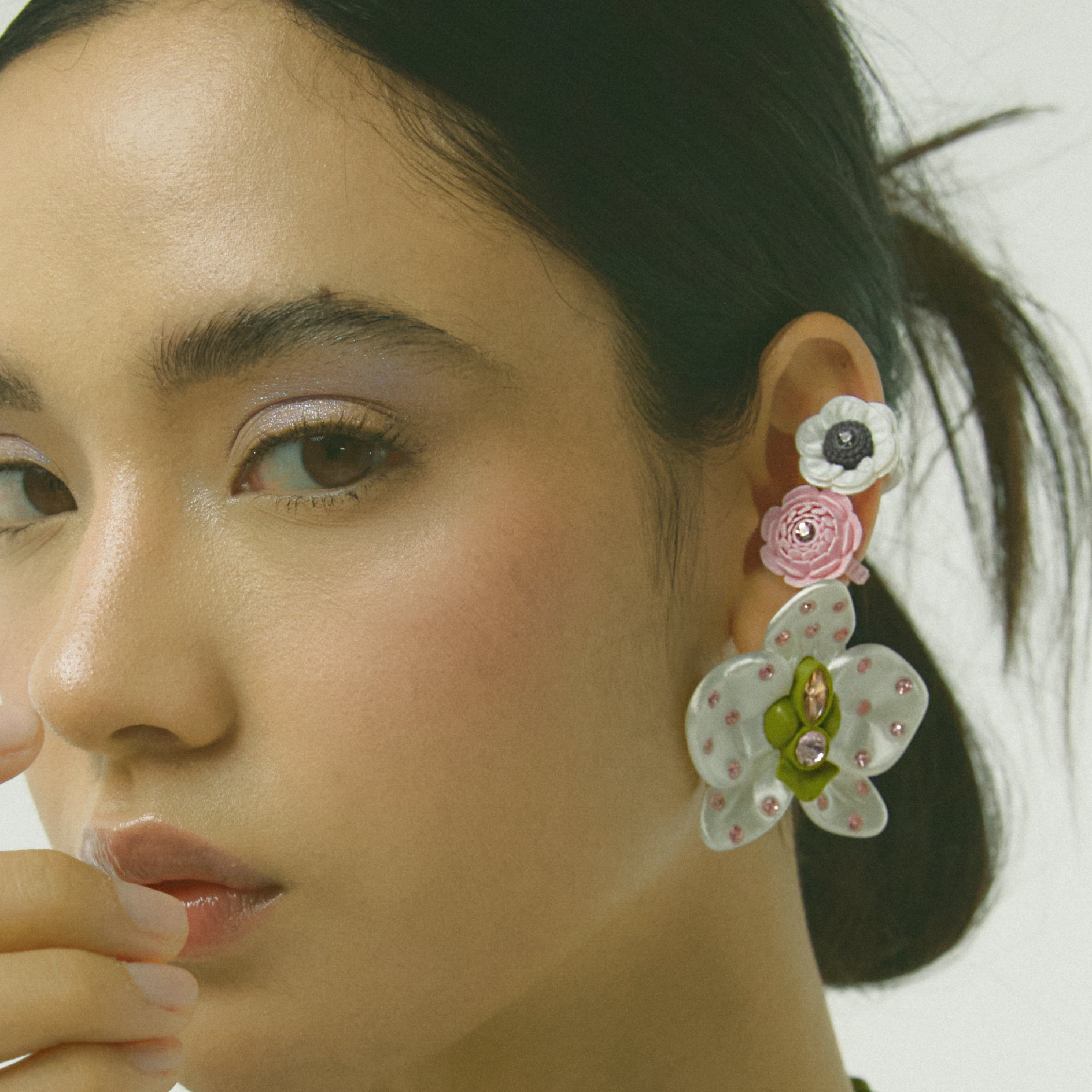 CLOSE-UP-11_e4b0b6f9-5c33-4830-ab9b-e5b45f396065.webp
