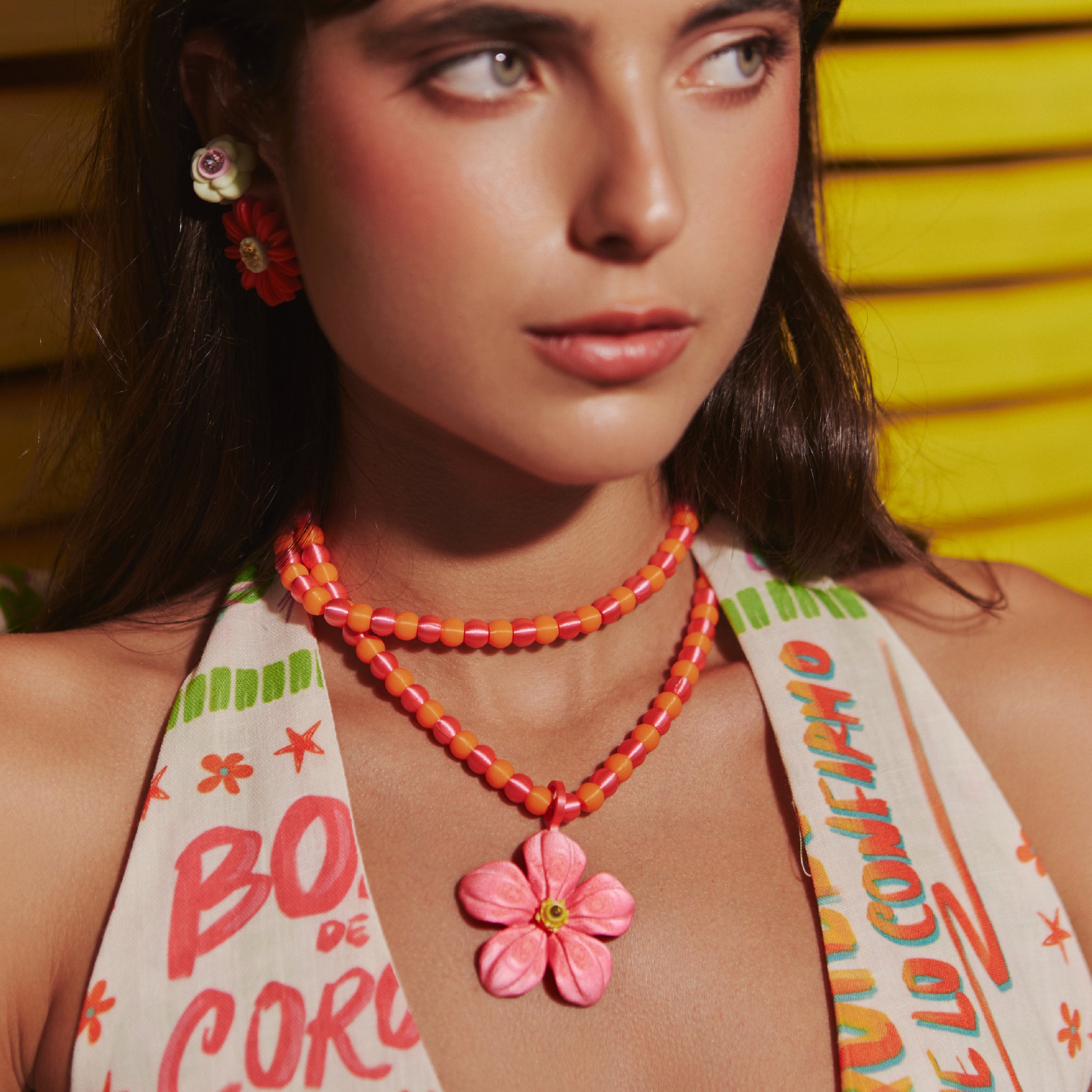 COLLAR PENDULO FLOR CAYENA