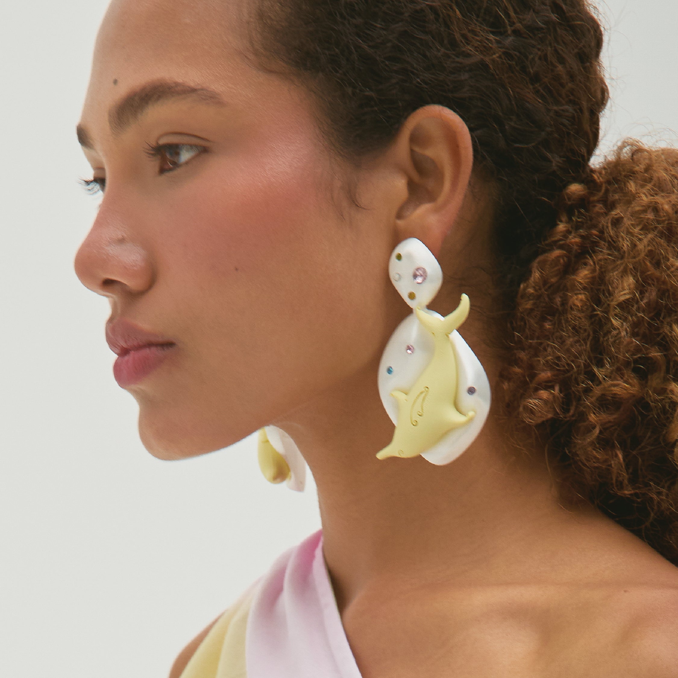 ARETES DOBLE DELFÍN - SIXXTA (Producto personalizado)